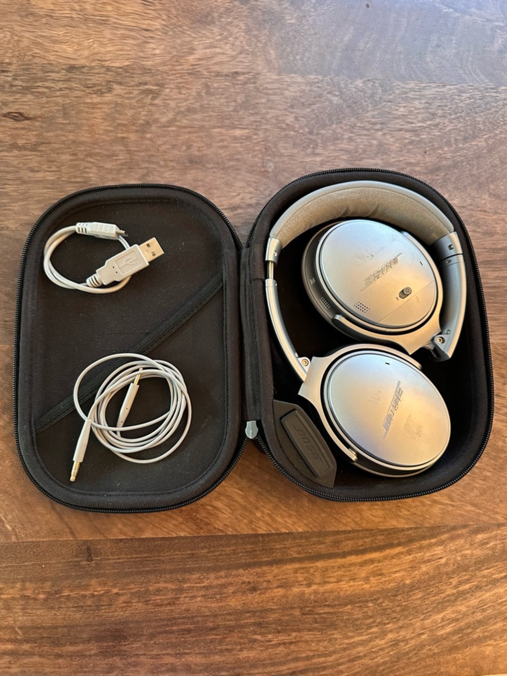 Bose Silver Foldable Over-Ear Headphones with Case and Cables